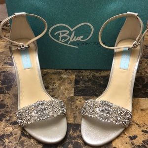 Blue by Betsey Johnson Gina Ankle Strap Heels, Sz8